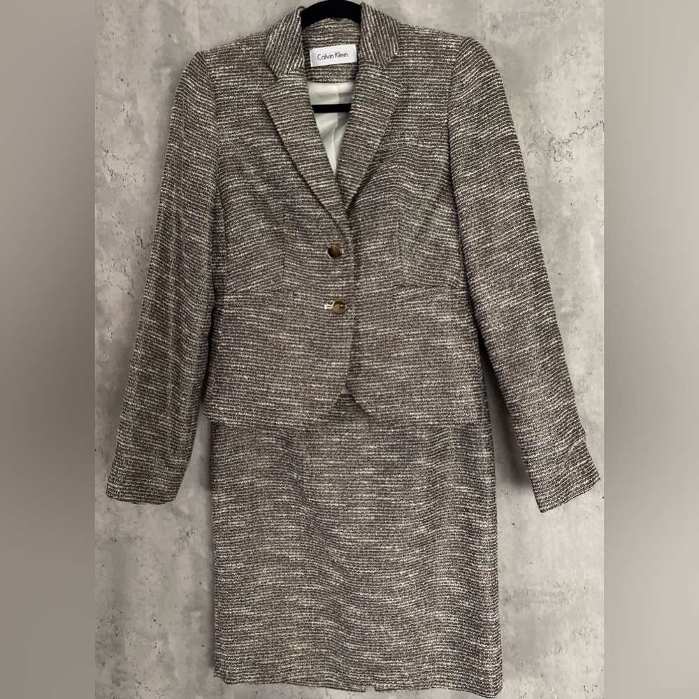 Calvin Klein 2pc Egs, Brn/Tan Gold Button Up Jacket Skirt Tweed Suit Sz 2P EUC
